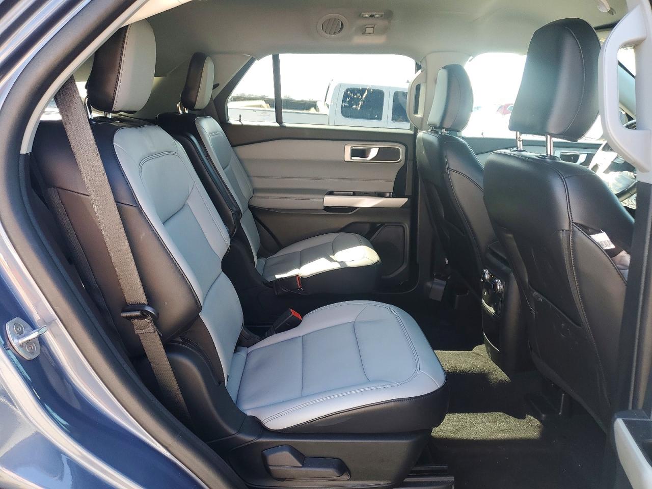 2021 FORD EXPLORER XLT photo 21