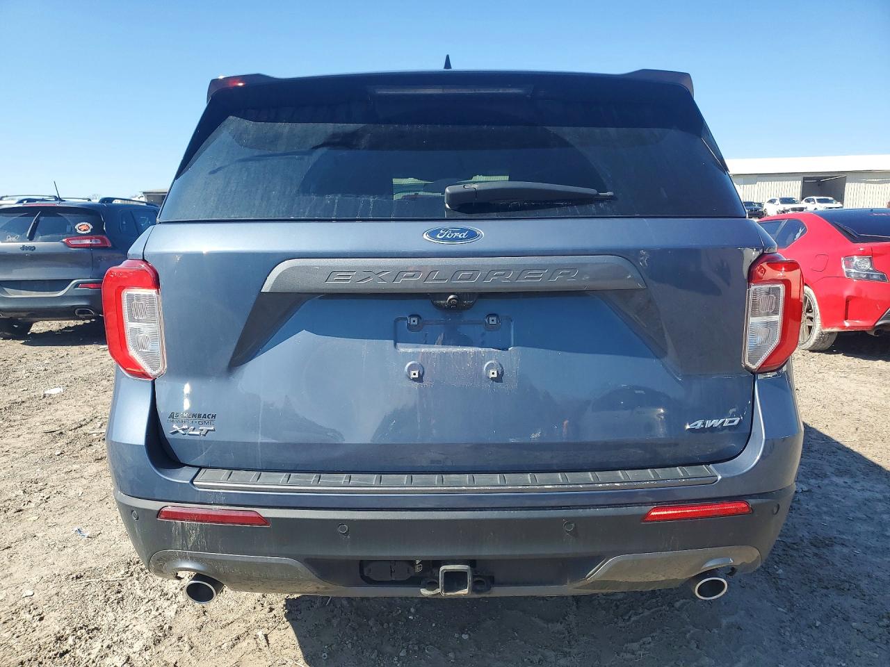 2021 FORD EXPLORER XLT photo 11
