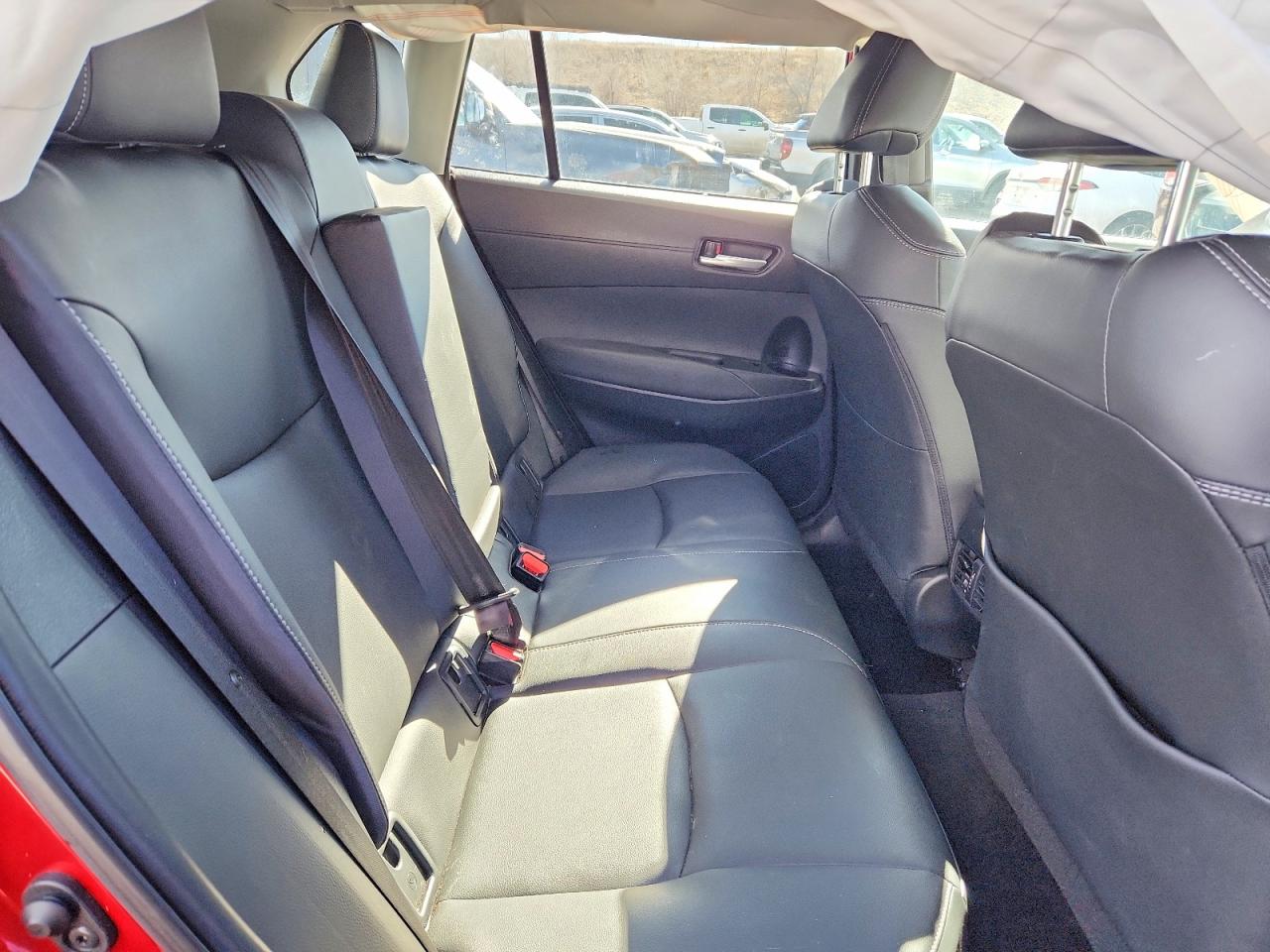2022 TOYOTA COROLLA CROSS XLE photo 21