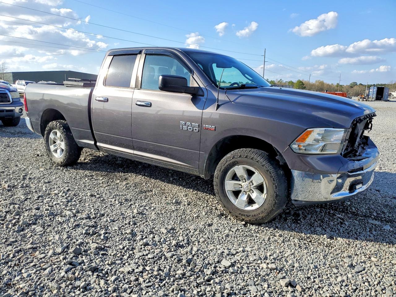 2014 RAM 1500 SLT photo 4