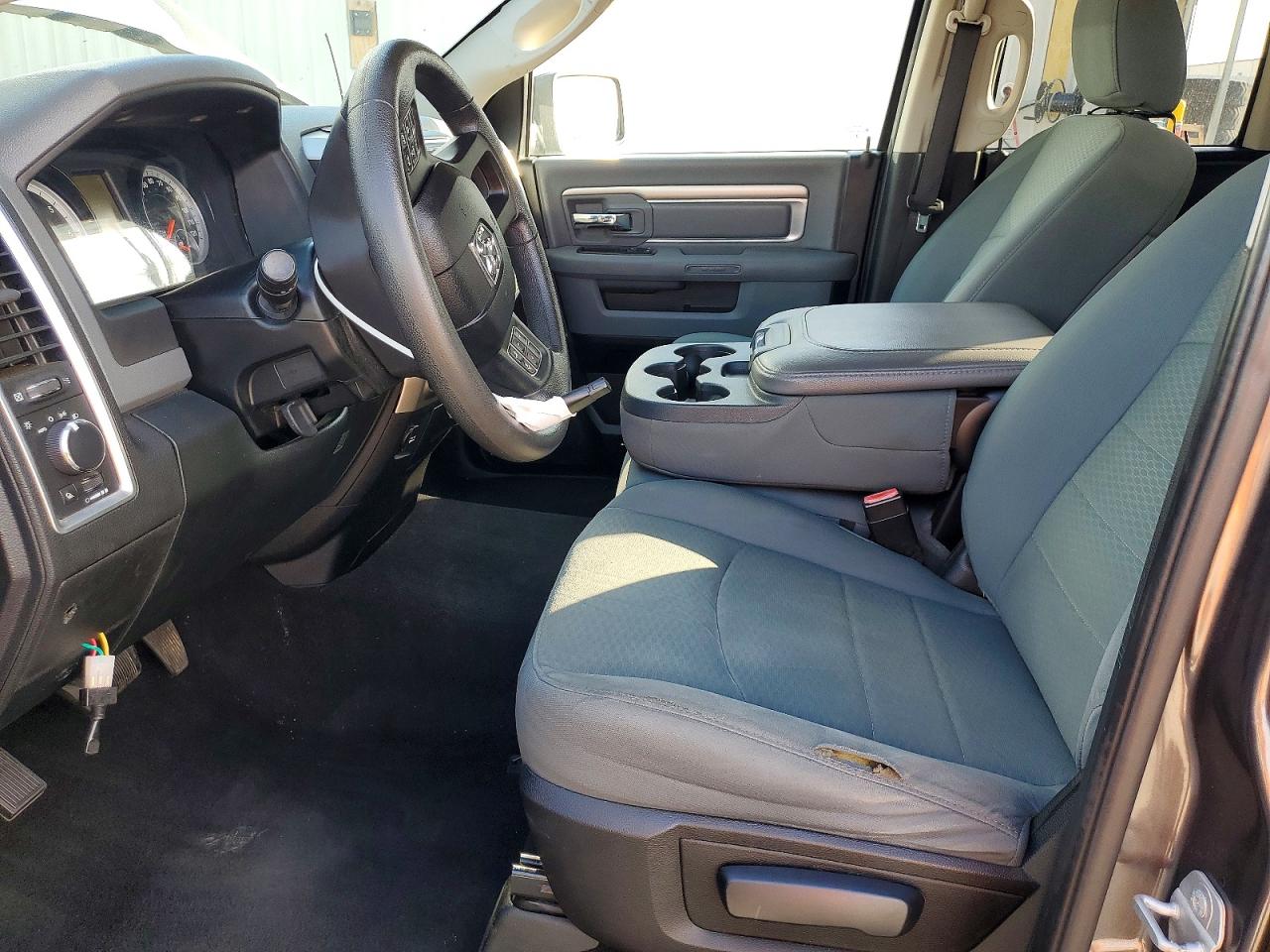 2014 RAM 1500 SLT photo 7