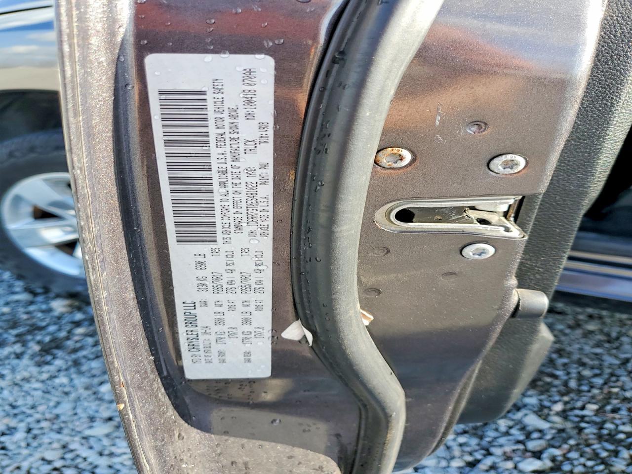 2014 RAM 1500 SLT photo 12