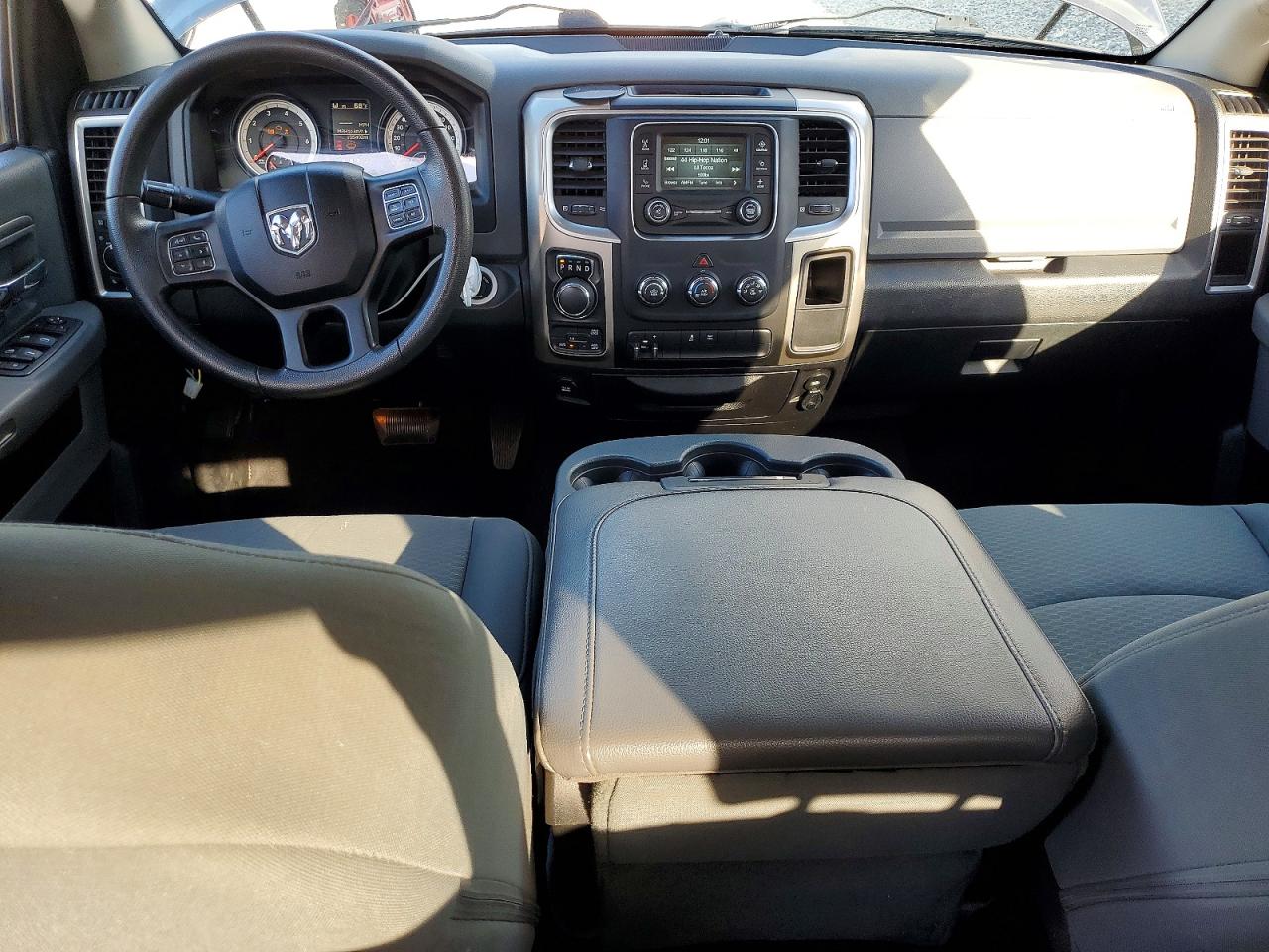 2014 RAM 1500 SLT photo 8