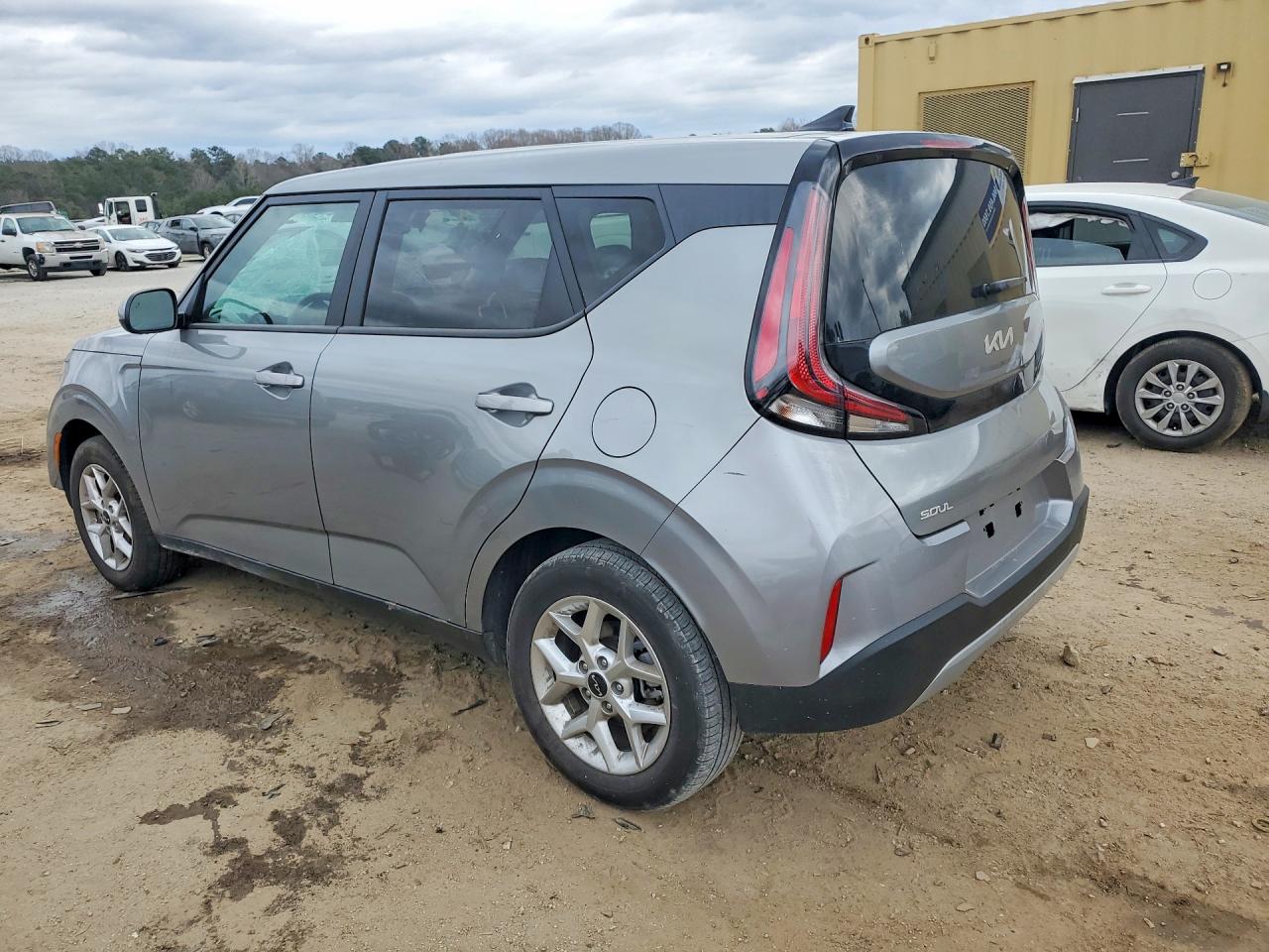 2025 KIA SOUL LX photo 4