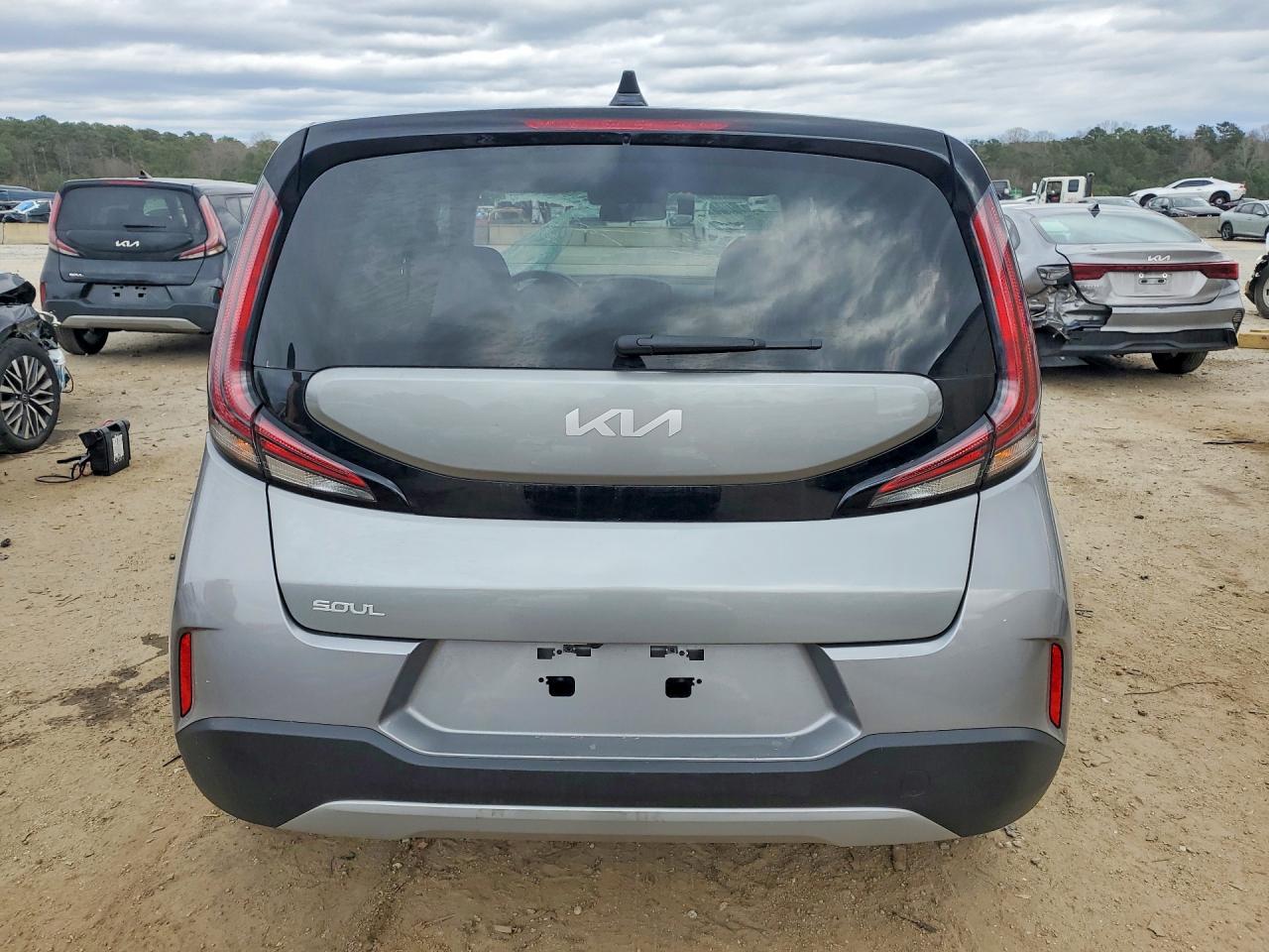 2025 KIA SOUL LX photo 16