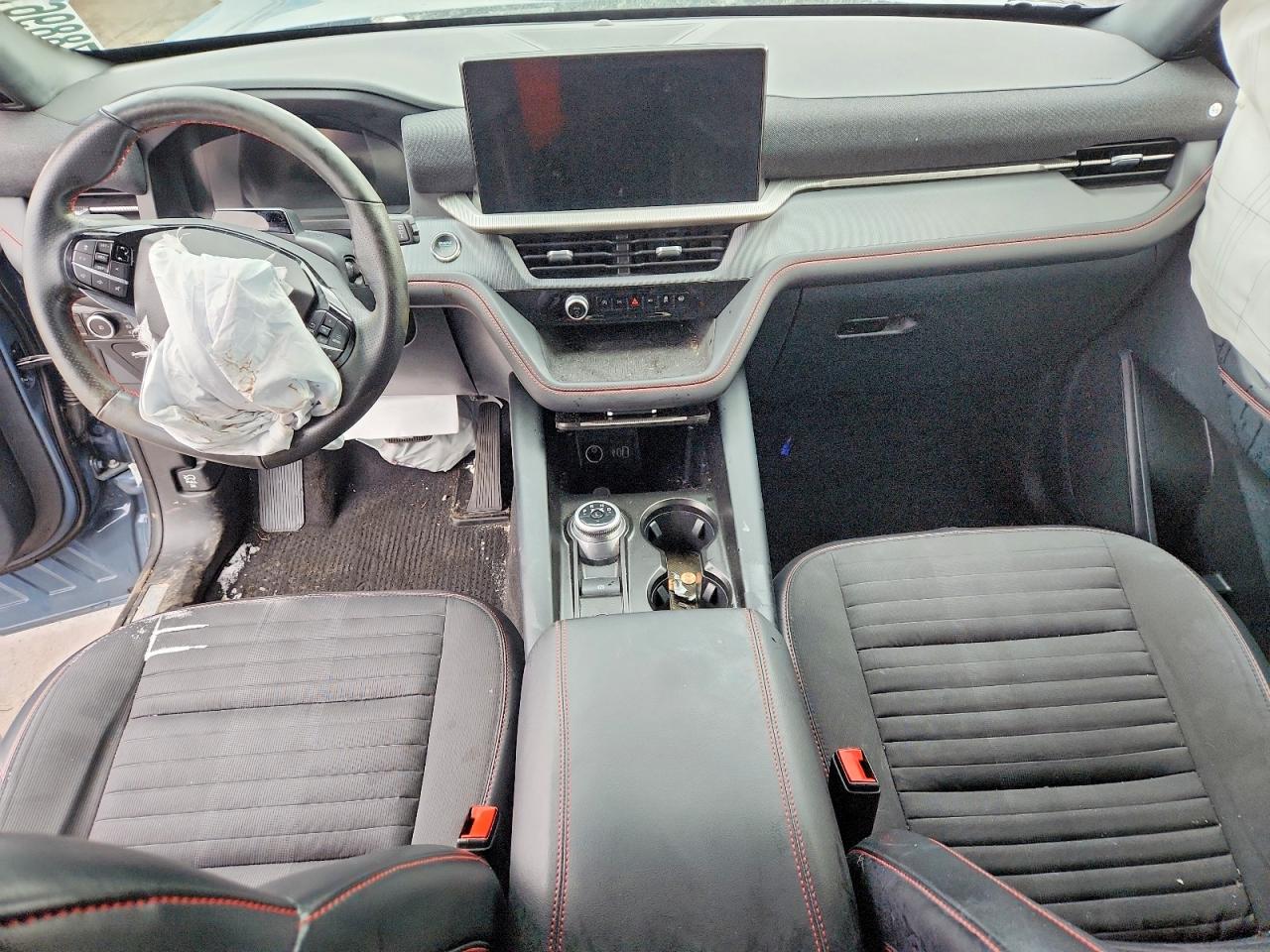 2025 FORD EXPLORER ST-LINE photo 15