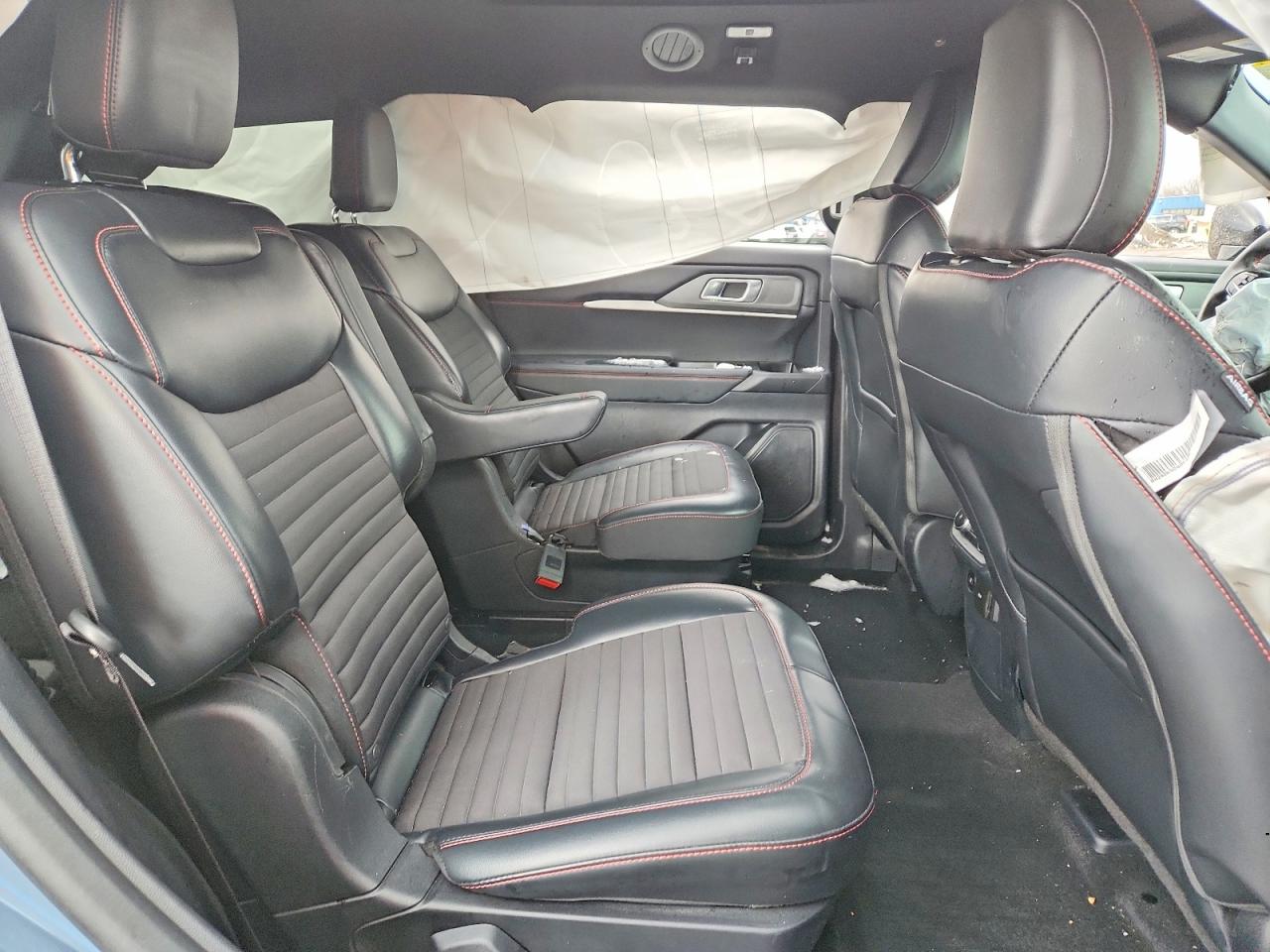 2025 FORD EXPLORER ST-LINE photo 21