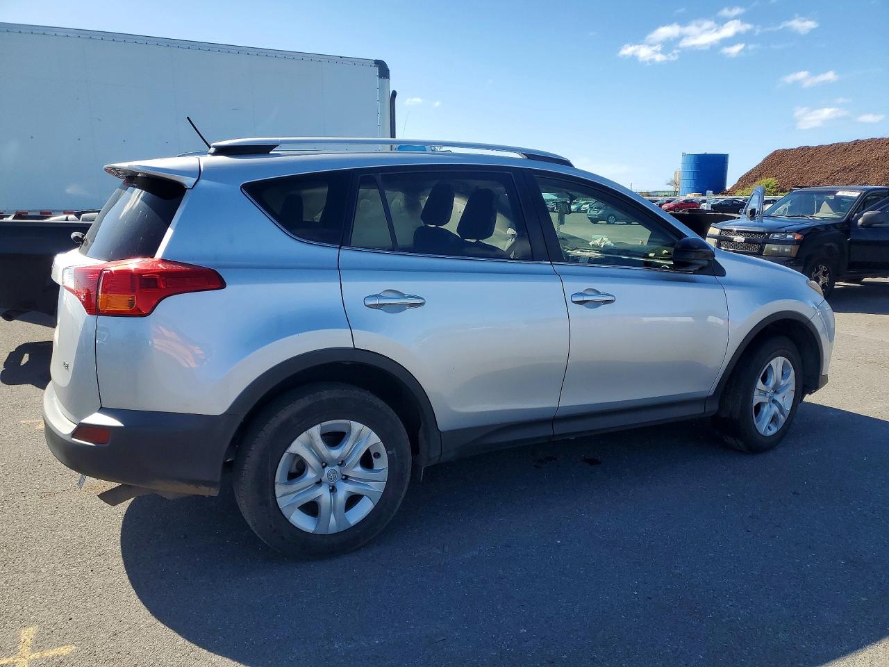 2014 TOYOTA RAV4 LE photo 3