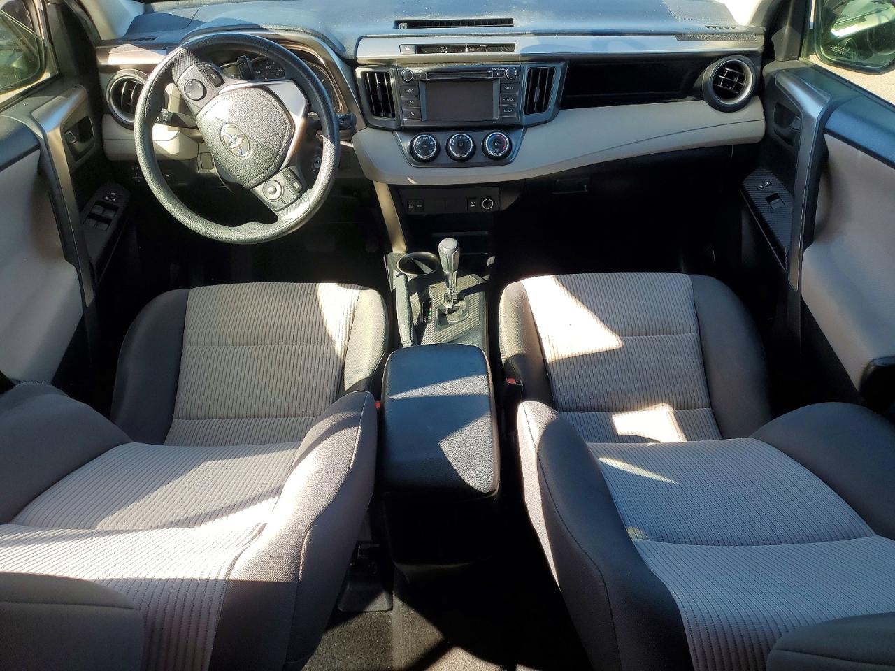 2014 TOYOTA RAV4 LE photo 8