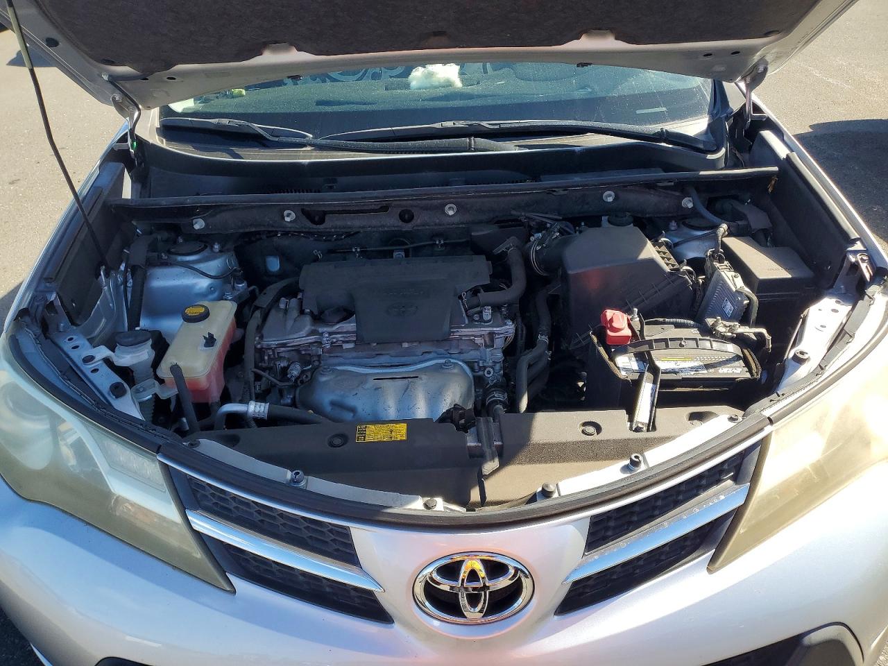 2014 TOYOTA RAV4 LE photo 12