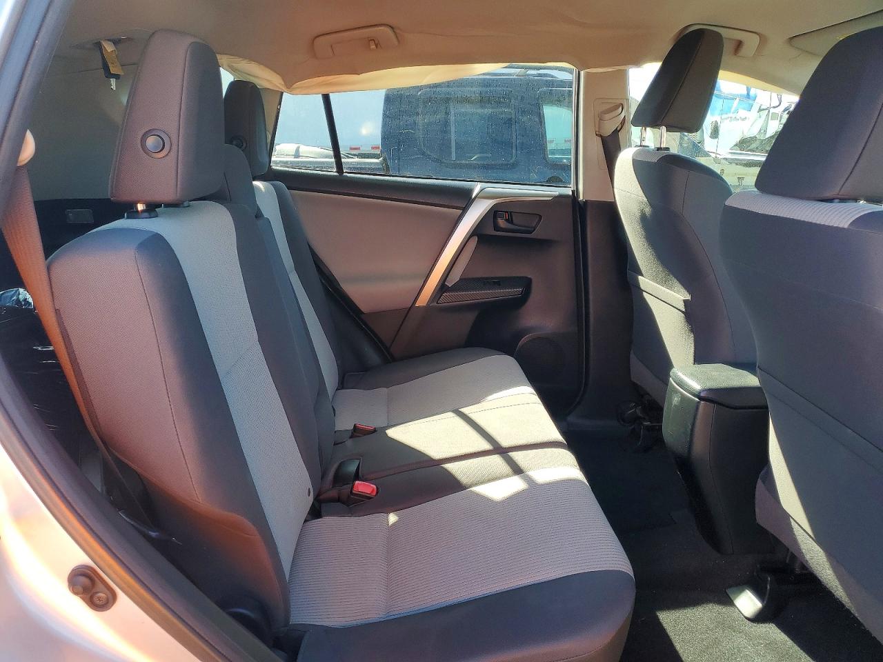 2014 TOYOTA RAV4 LE photo 11