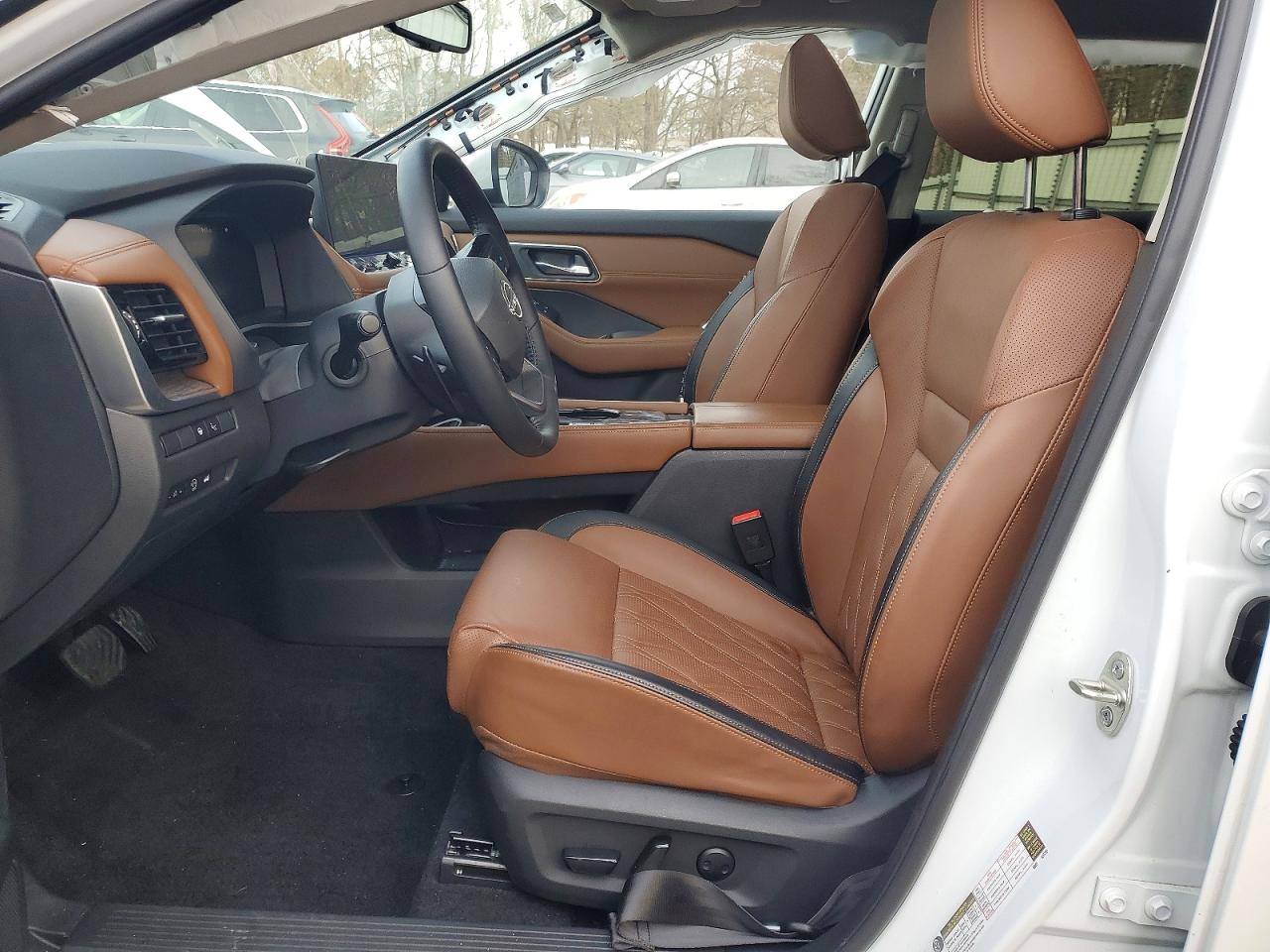 2025 NISSAN ROGUE PLATINUM photo 13