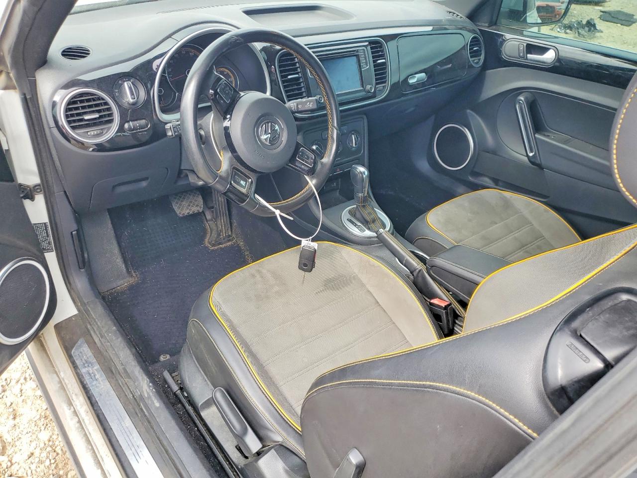 2016 VOLKSWAGEN BEETLE DUNE photo 15