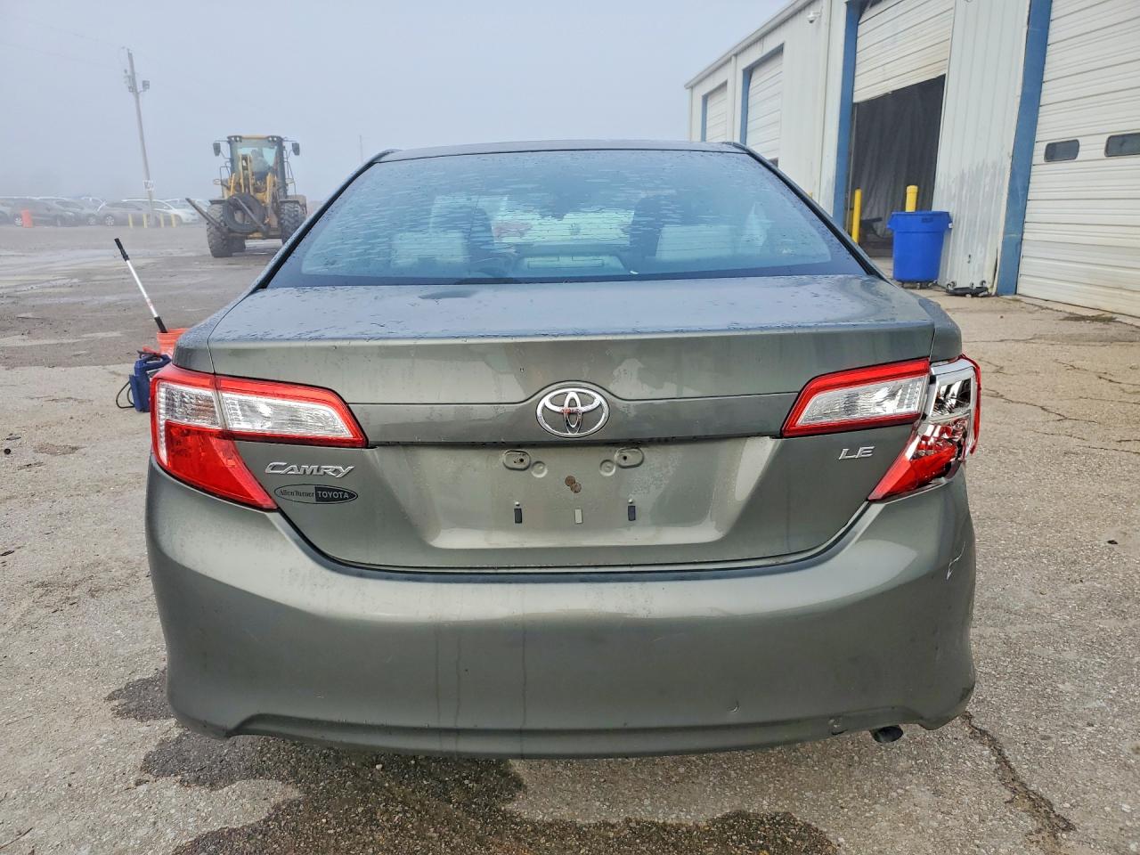 2012 TOYOTA CAMRY LE photo 6