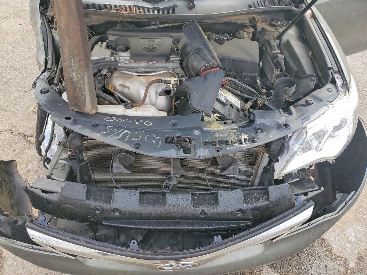2012 TOYOTA CAMRY LE photo 11