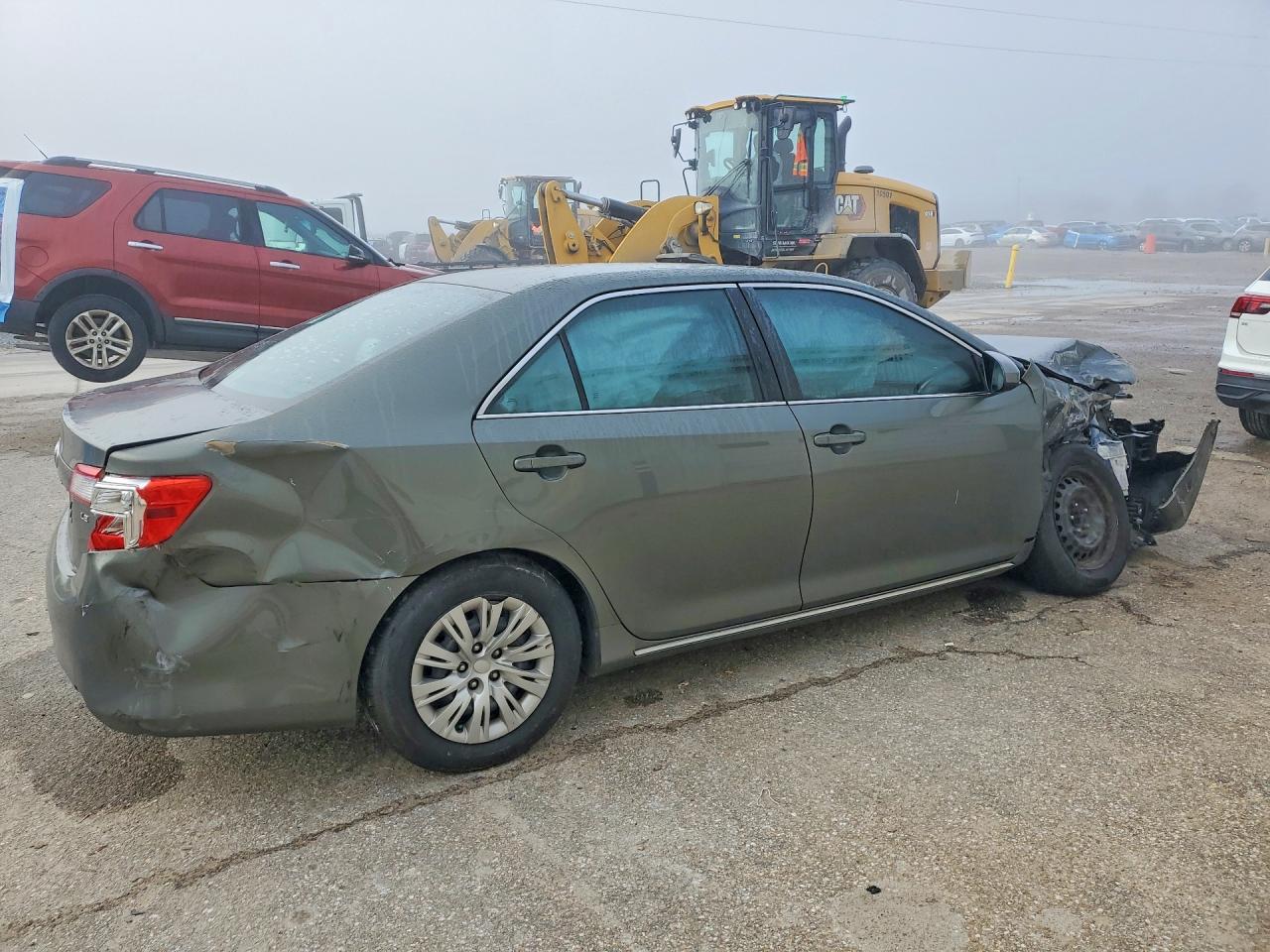 2012 TOYOTA CAMRY LE photo 3