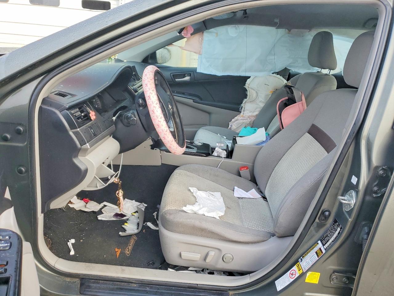 2012 TOYOTA CAMRY LE photo 7