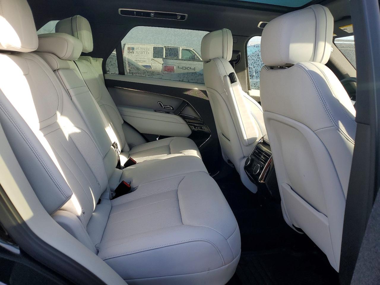 2025 LAND ROVER RANGE ROVER SPORT SE photo 10
