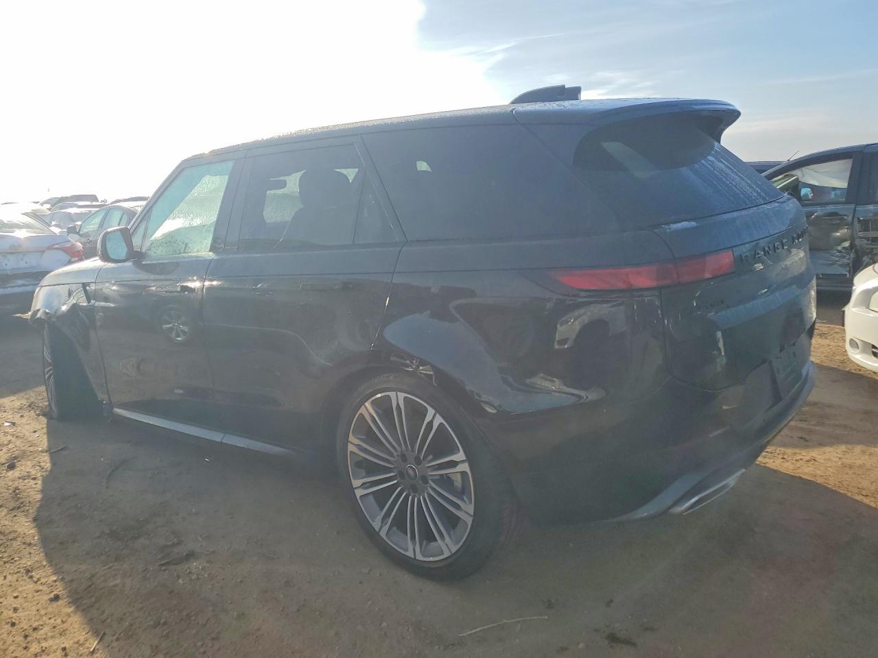 2025 LAND ROVER RANGE ROVER SPORT SE photo 2