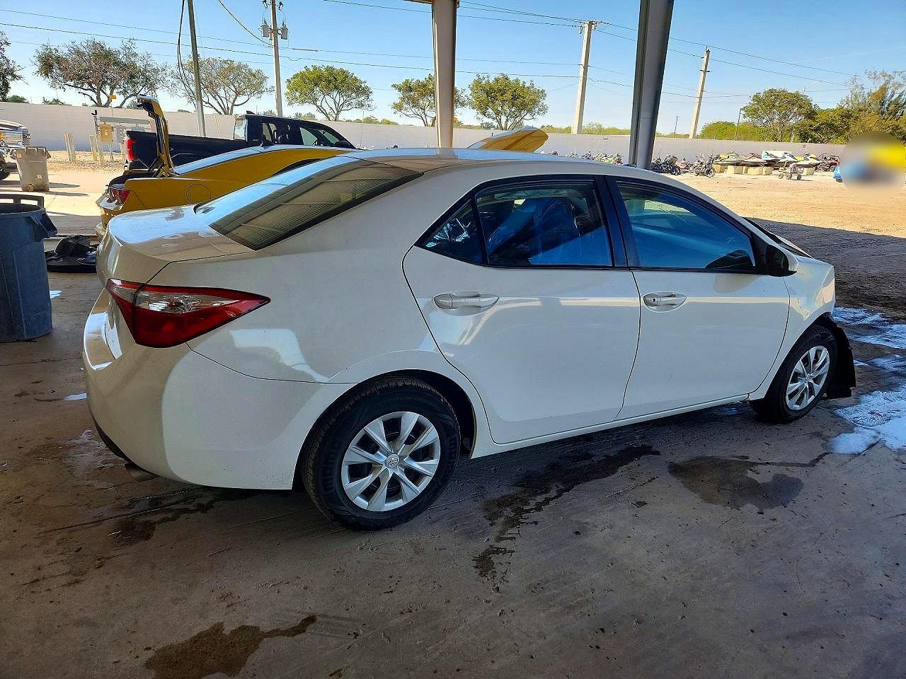 2015 TOYOTA COROLLA L photo 7