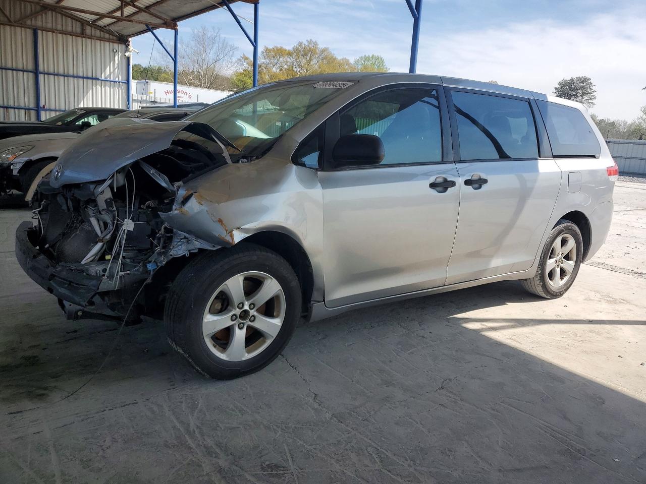 2013 TOYOTA SIENNA