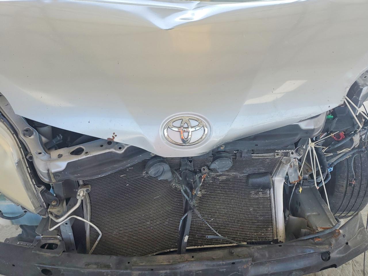 2013 TOYOTA SIENNA L 7-PASSENGER photo 11