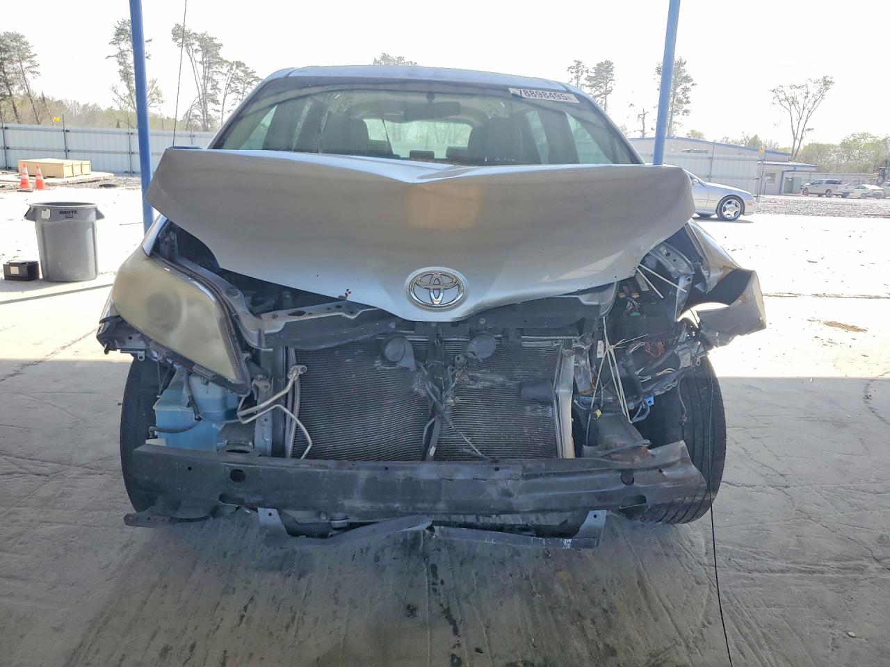2013 TOYOTA SIENNA L 7-PASSENGER photo 5