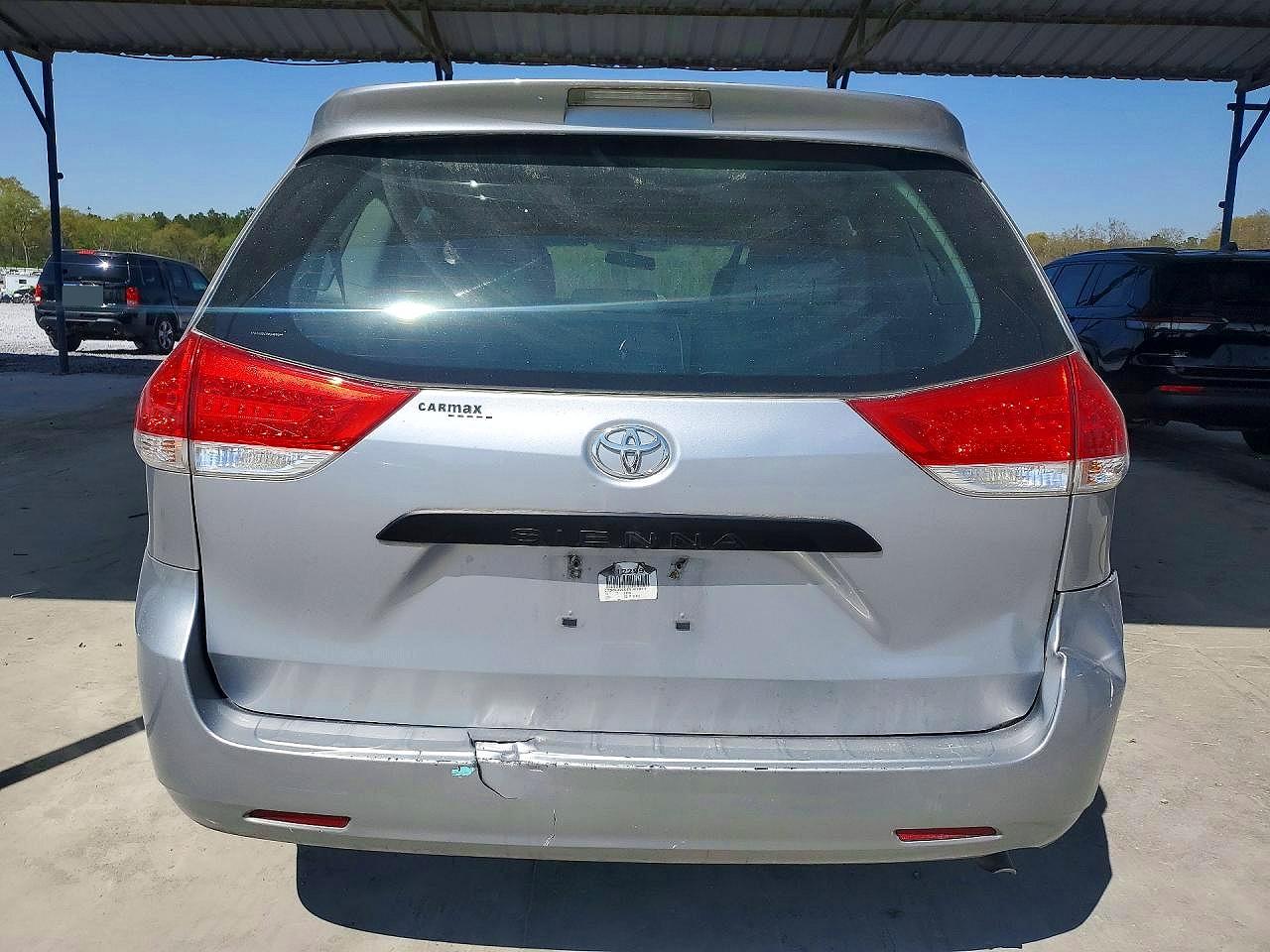2013 TOYOTA SIENNA L 7-PASSENGER photo 6