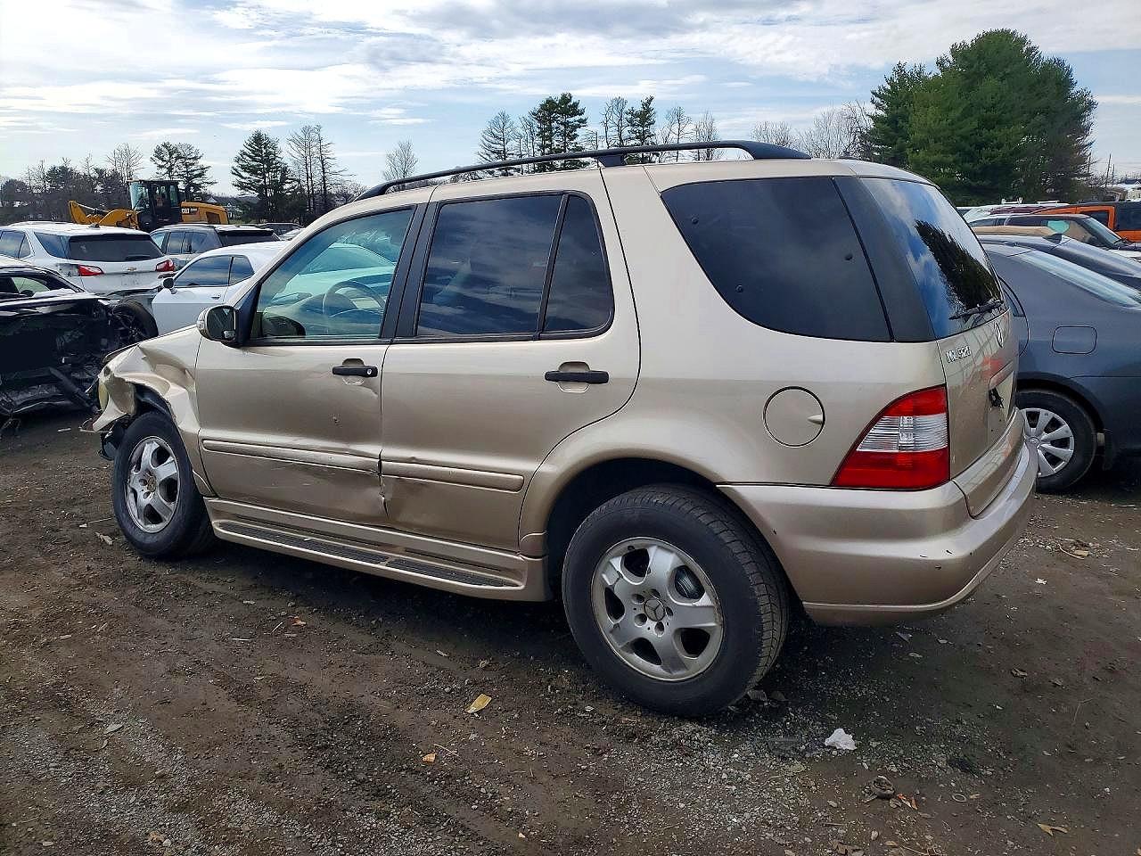 2002 MERCEDES-BENZ ML 320 photo 2