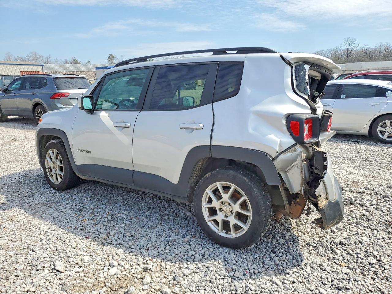 2019 JEEP RENEGADE LATITUDE photo 3
