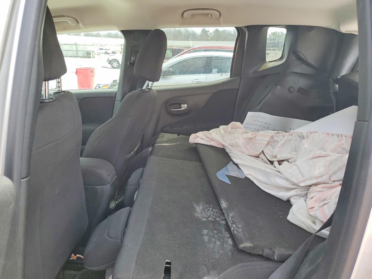 2019 JEEP RENEGADE LATITUDE photo 19