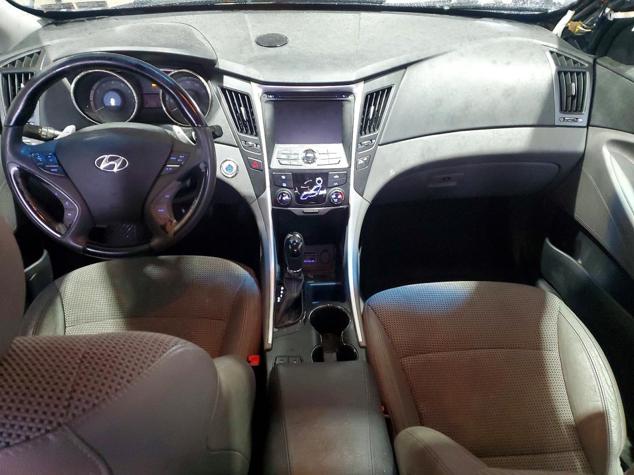 2013 HYUNDAI SONATA SE photo 8