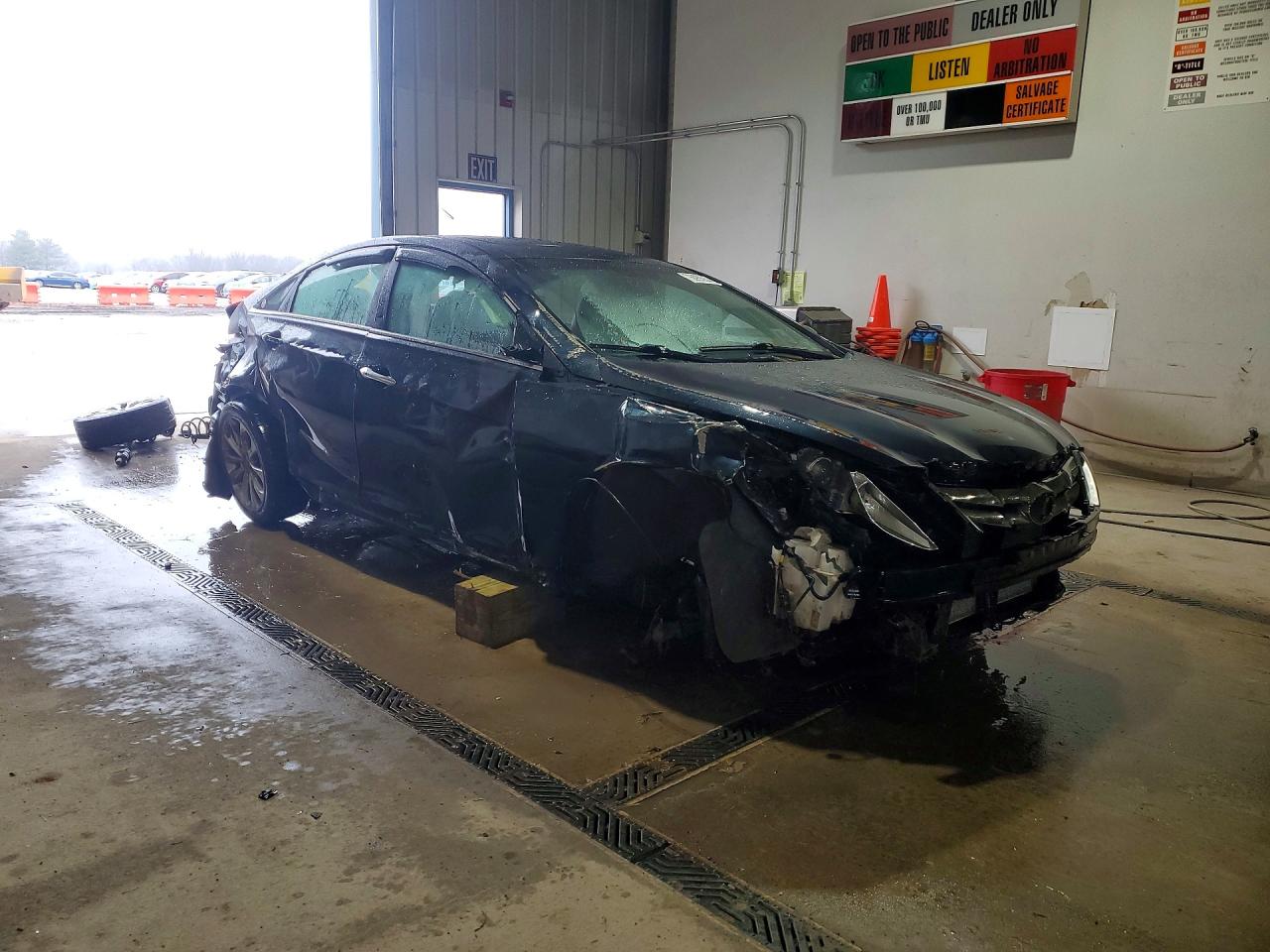 2013 HYUNDAI SONATA SE photo 4