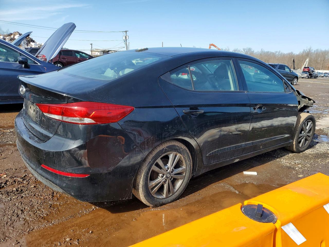 2017 HYUNDAI ELANTRA SE photo 5