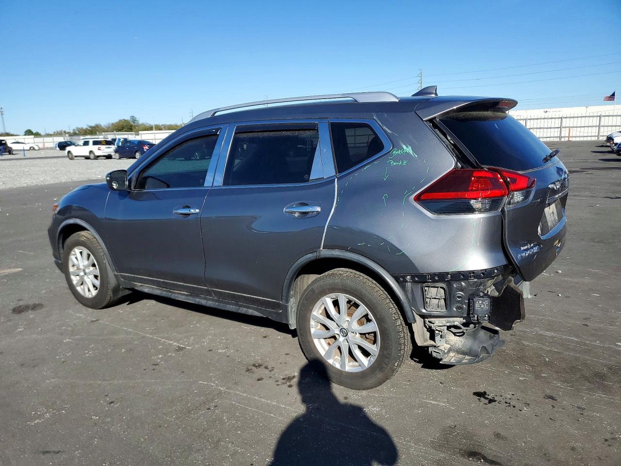 2019 NISSAN ROGUE SV photo 4