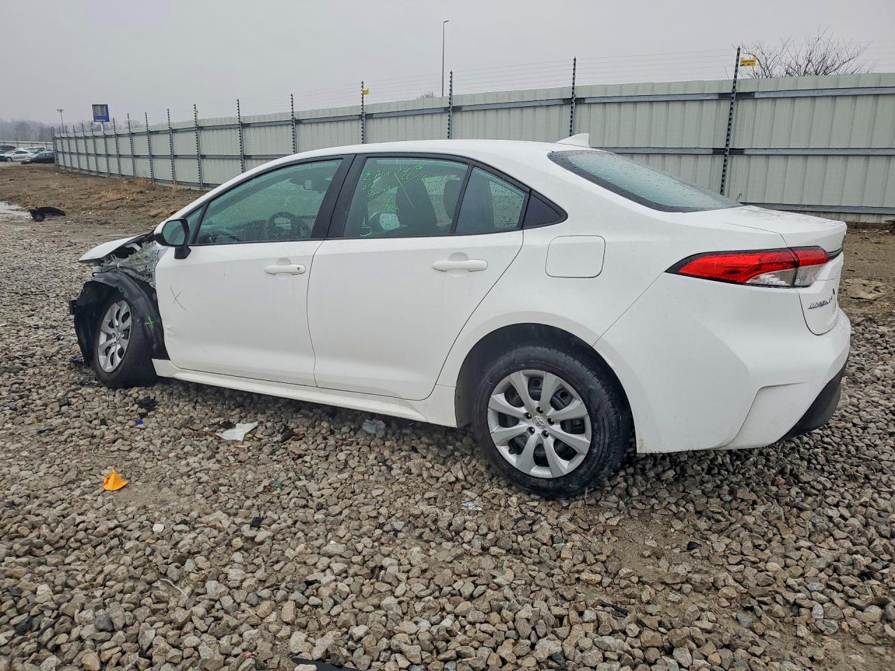 2023 TOYOTA COROLLA LE photo 3