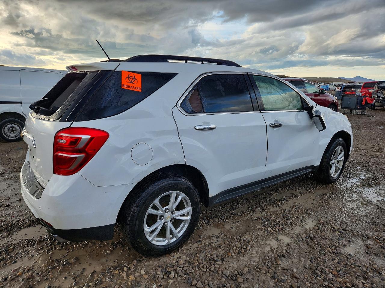 2017 CHEVROLET EQUINOX LT photo 3