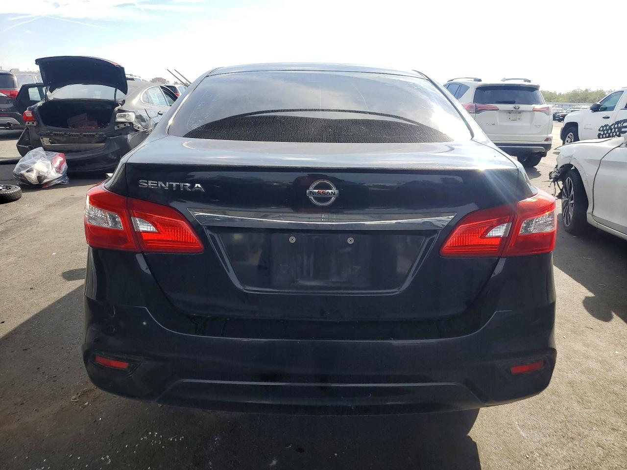 2018 NISSAN SENTRA S photo 6