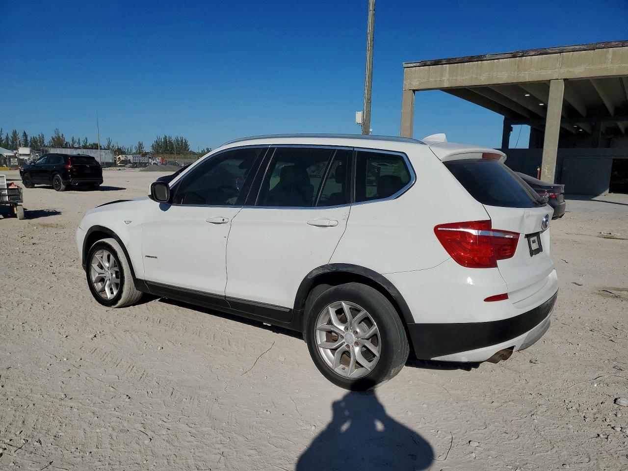 2011 BMW X3 XDRIVE28I photo 2