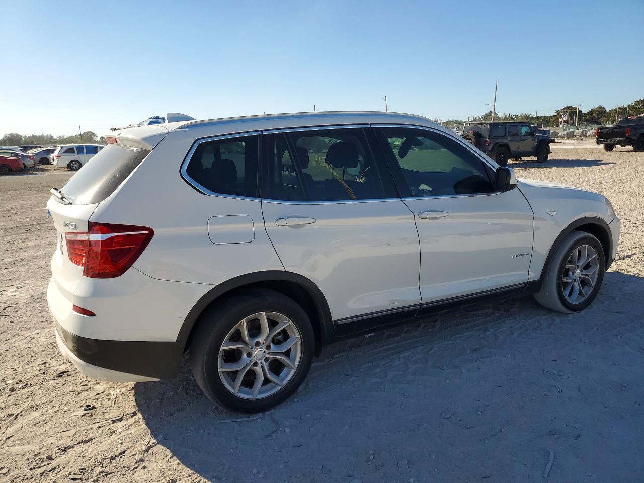 2011 BMW X3 XDRIVE28I photo 3