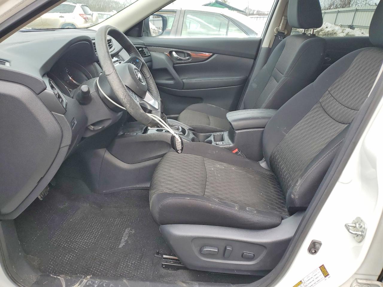 2019 NISSAN ROGUE SV photo 13
