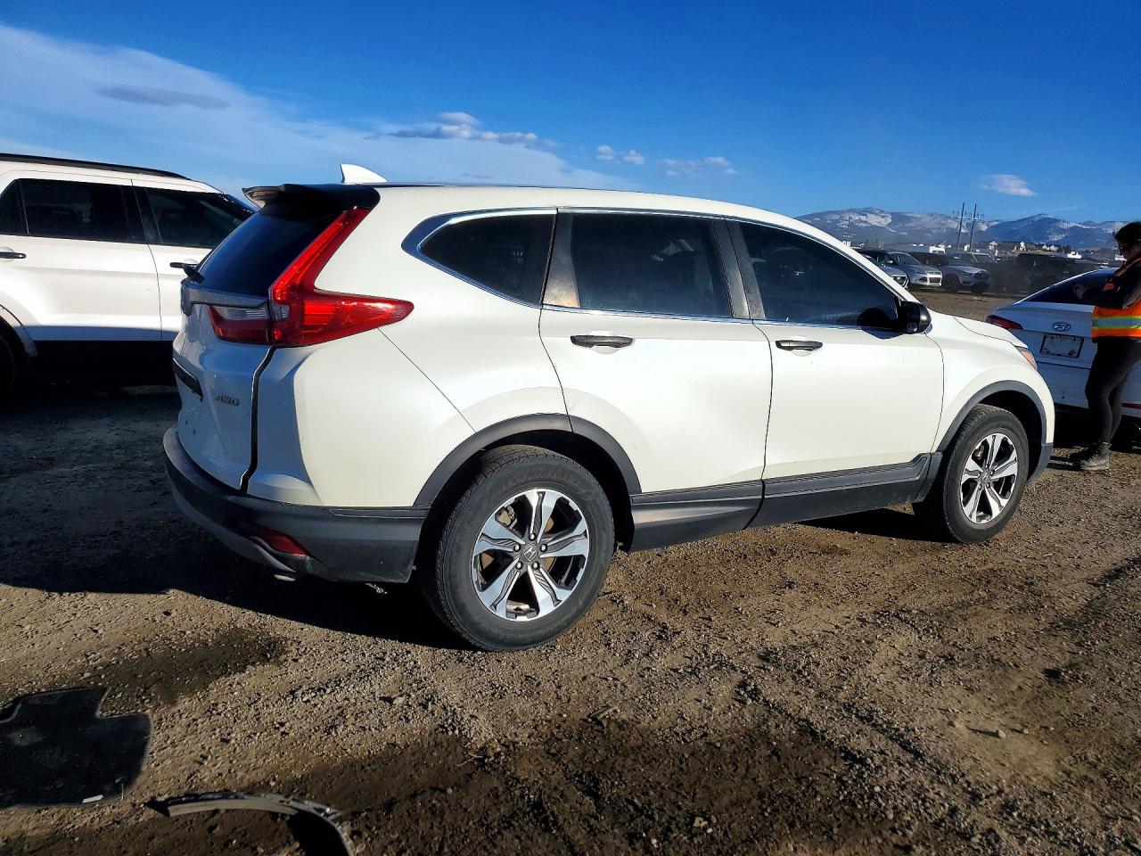 2018 HONDA CR-V LX photo 3