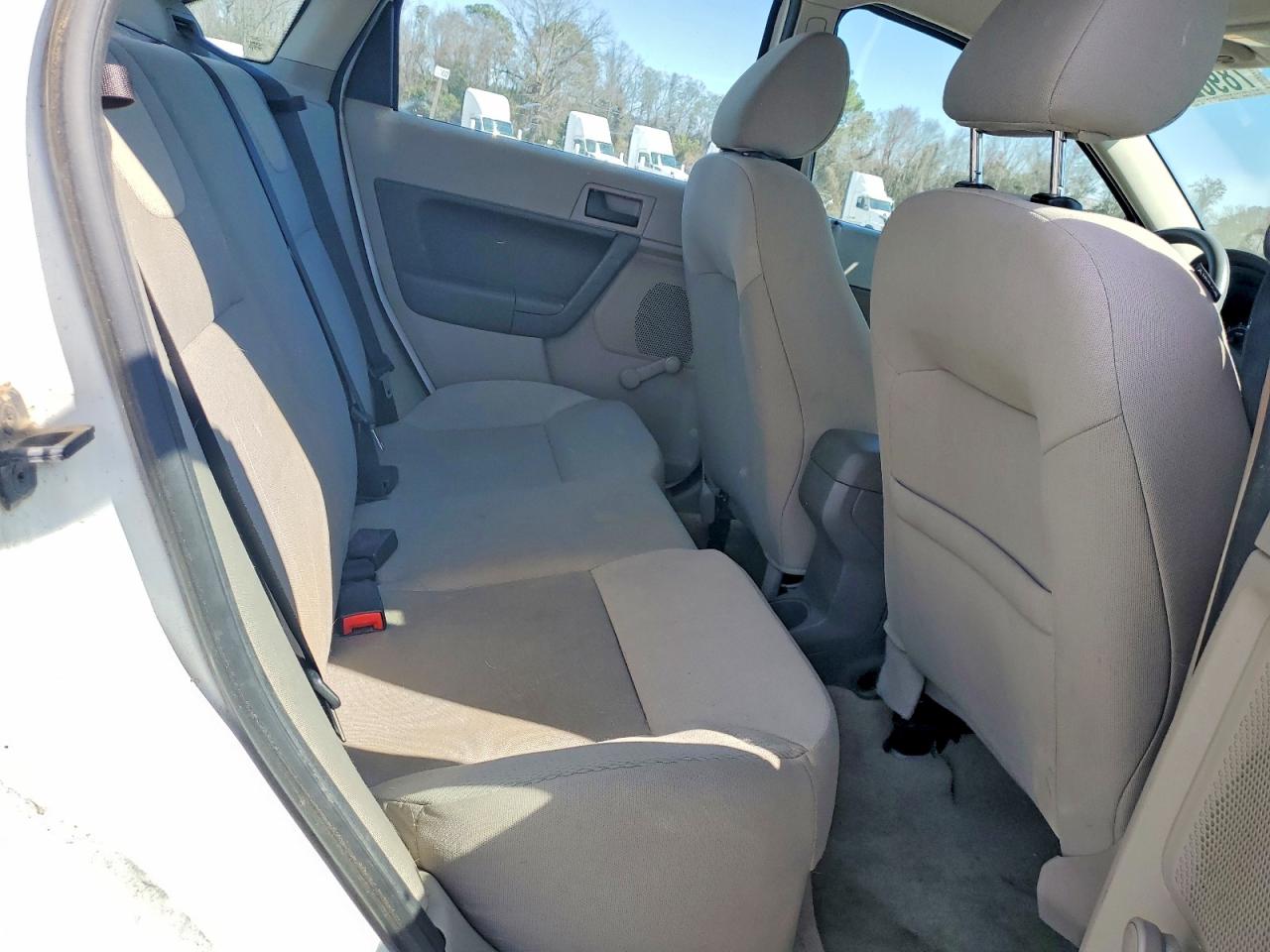 2008 FORD FOCUS S photo 28