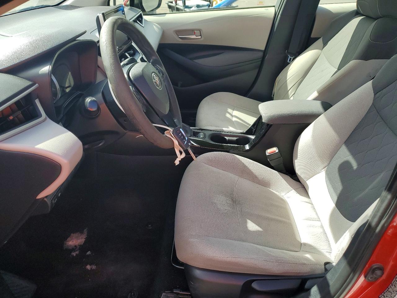 2020 TOYOTA COROLLA LE photo 13