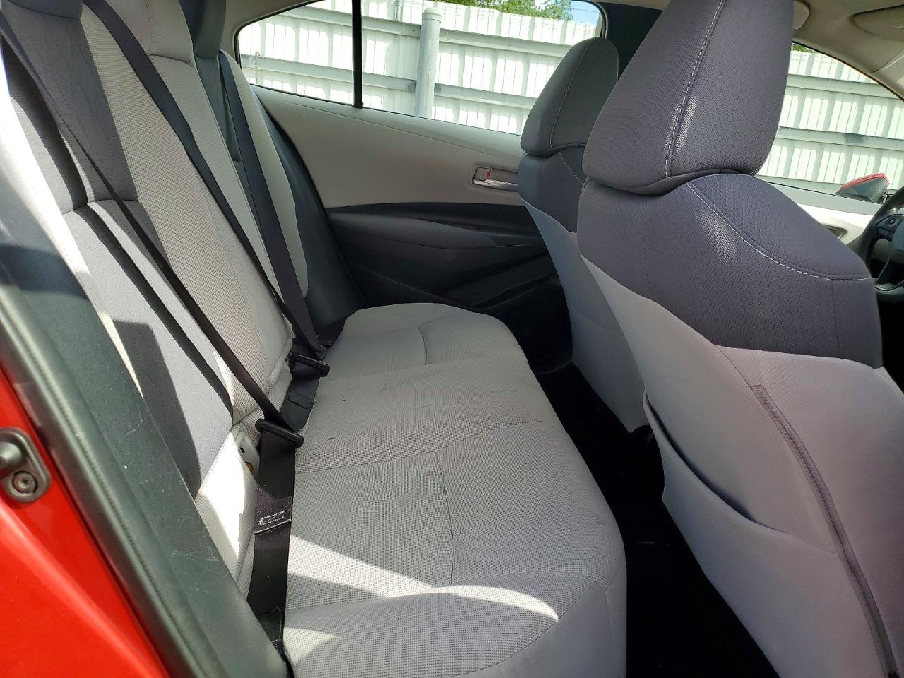 2020 TOYOTA COROLLA LE photo 19