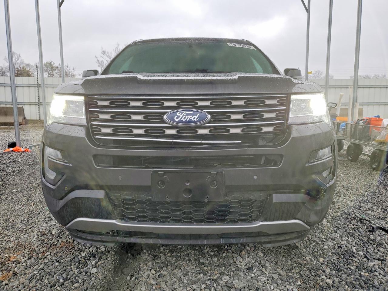 2017 FORD EXPLORER XLT photo 5