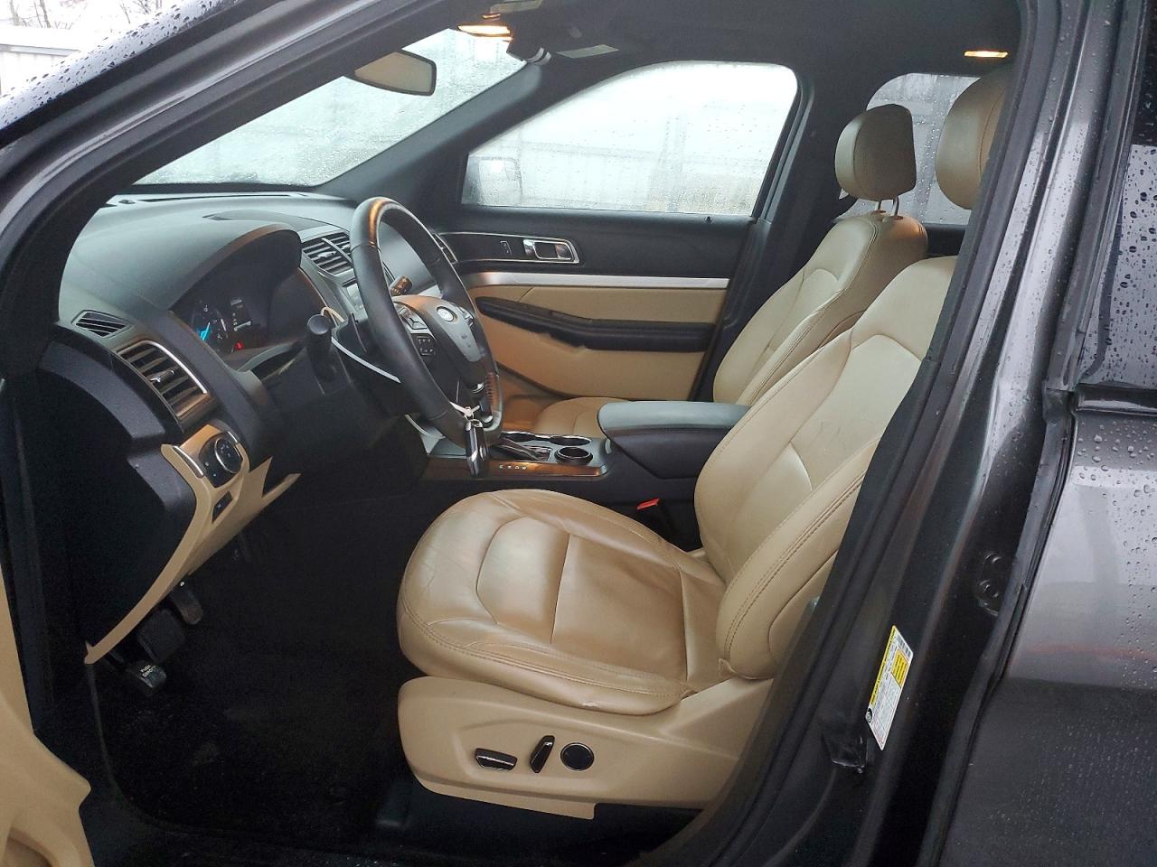 2017 FORD EXPLORER XLT photo 7