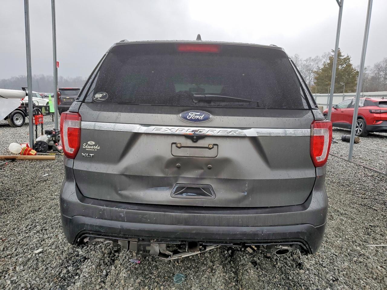 2017 FORD EXPLORER XLT photo 6
