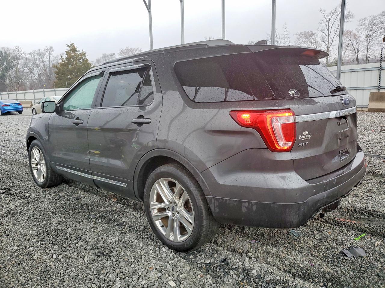 2017 FORD EXPLORER XLT photo 2