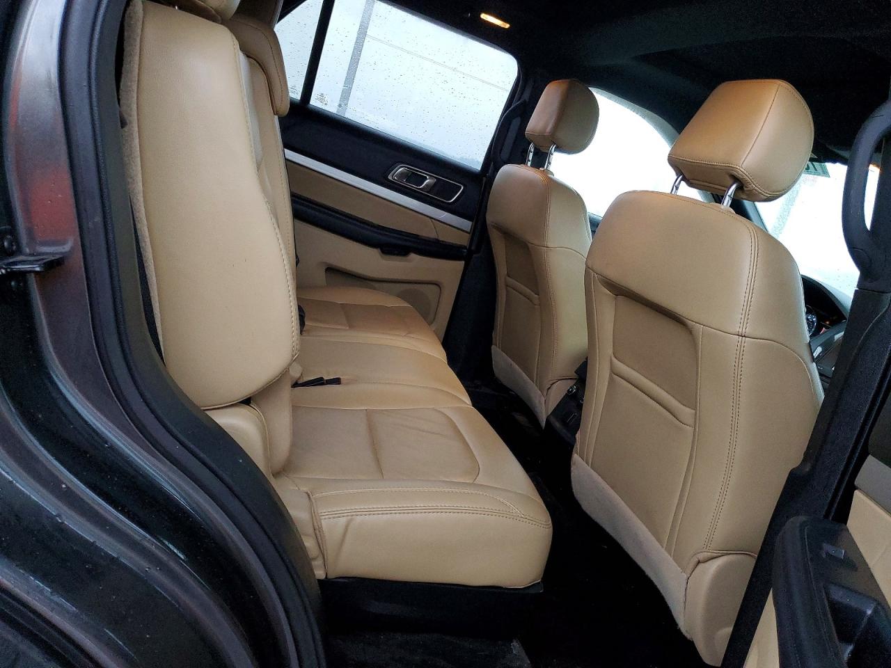 2017 FORD EXPLORER XLT photo 10
